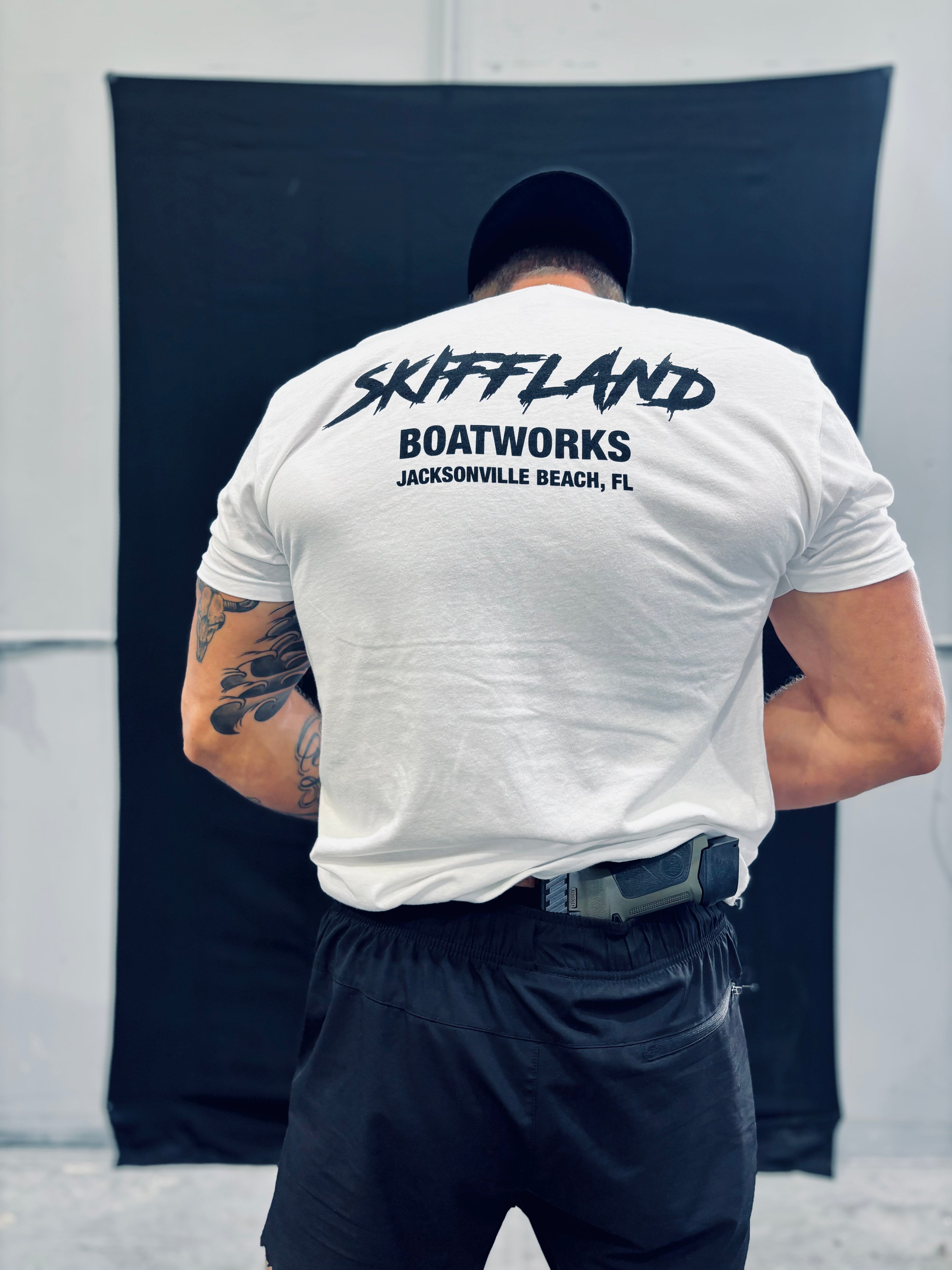 WHITE TEE - MEDIUM